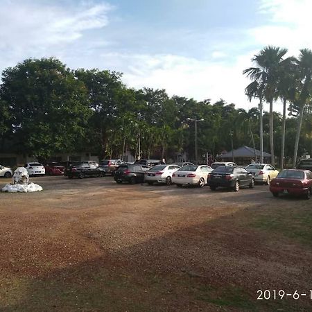 Green Town Hotel & Resort ポートディクソン エクステリア 写真