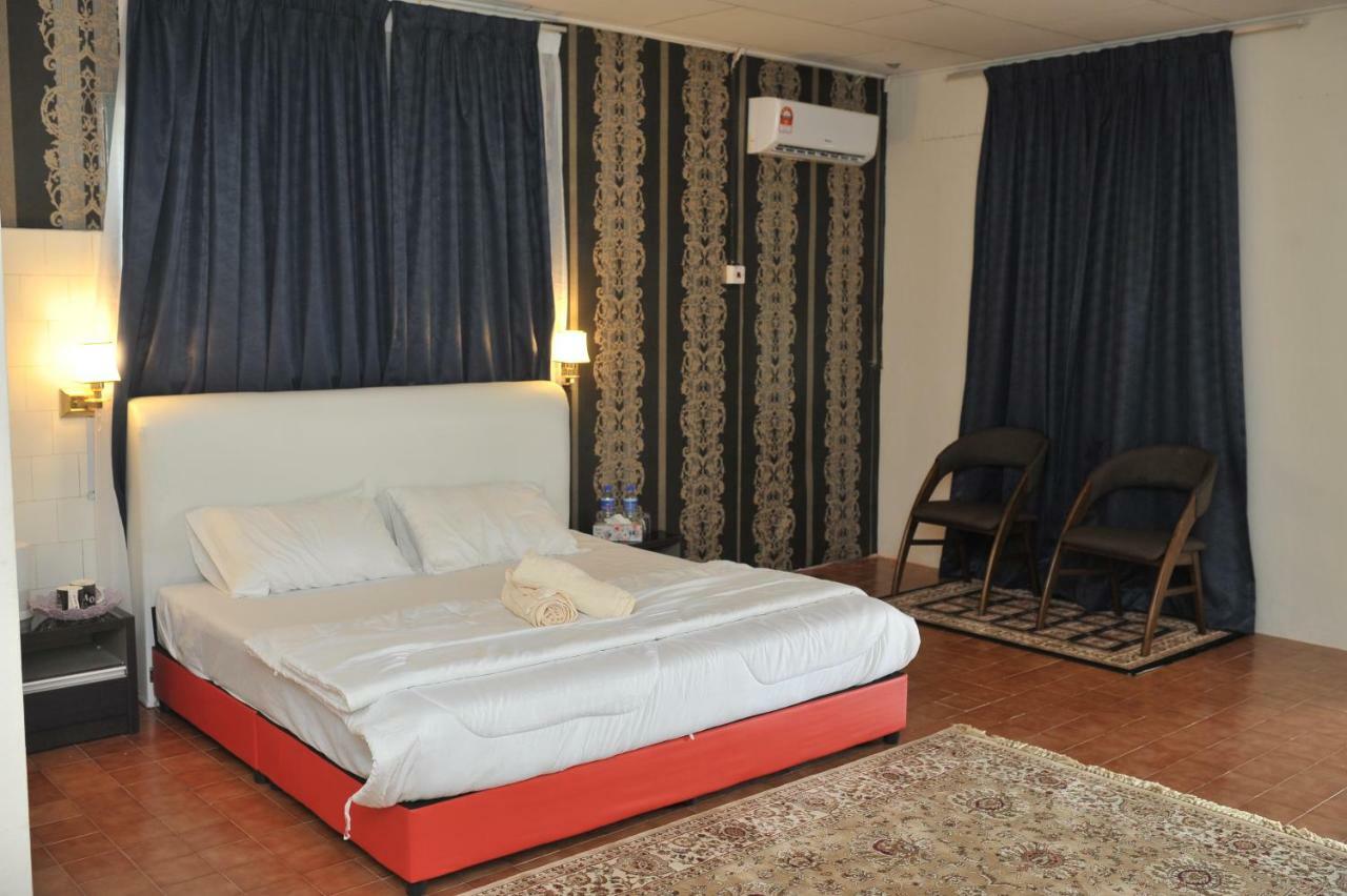 Green Town Hotel & Resort ポートディクソン エクステリア 写真
